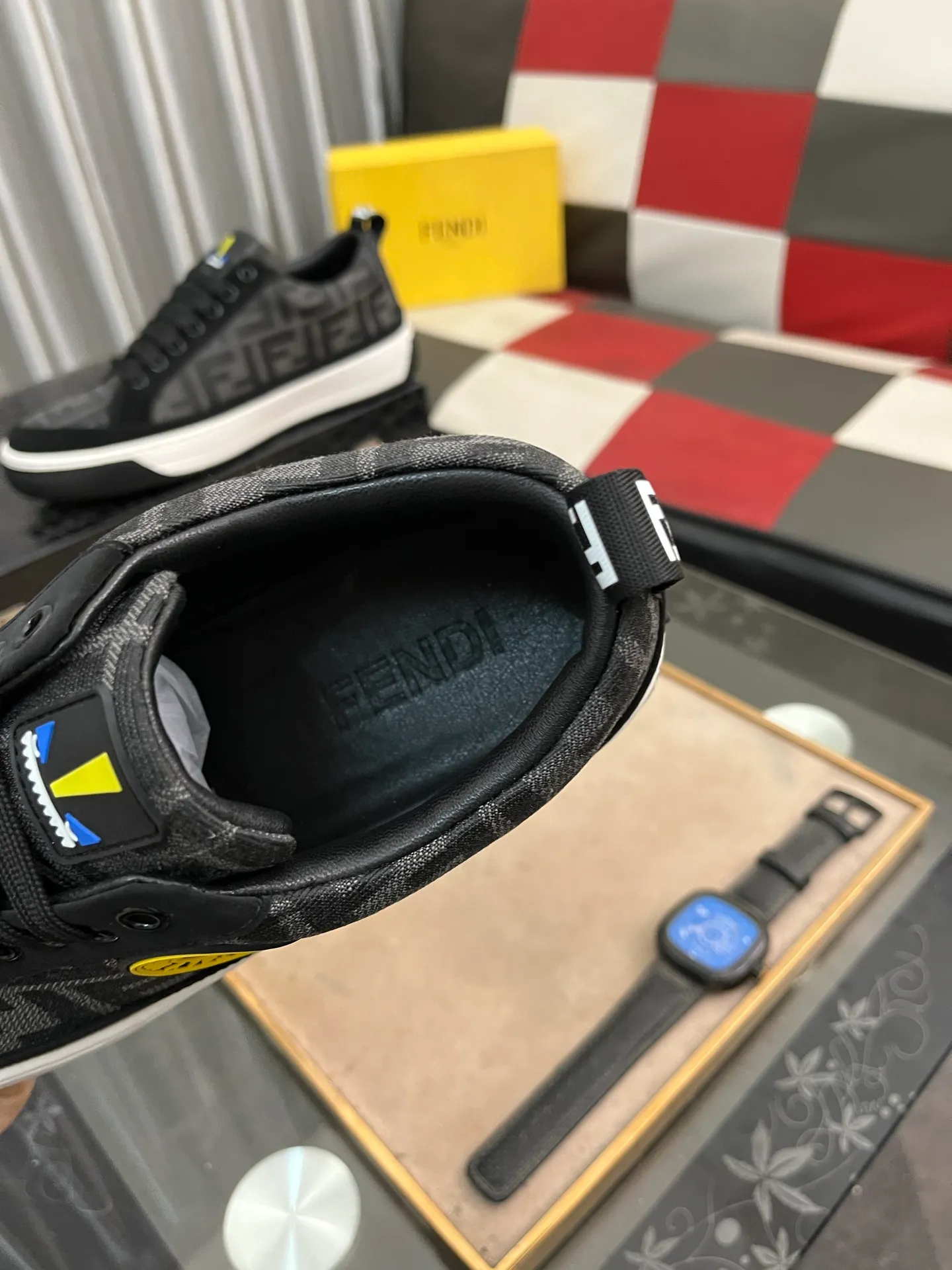 Men's Men's Shoes💰420⌚️⌚️[Fendi] Fendi's latest casual shoes for men! Available at counters simultaneously! Made entirely of imported top-grain calfskin, the interior is made of top-grain water-dyed cowhide, and the original factory-supplied rubber outsole. Leading new fashion concepts. Matching code: 38-442️⃣Colors available